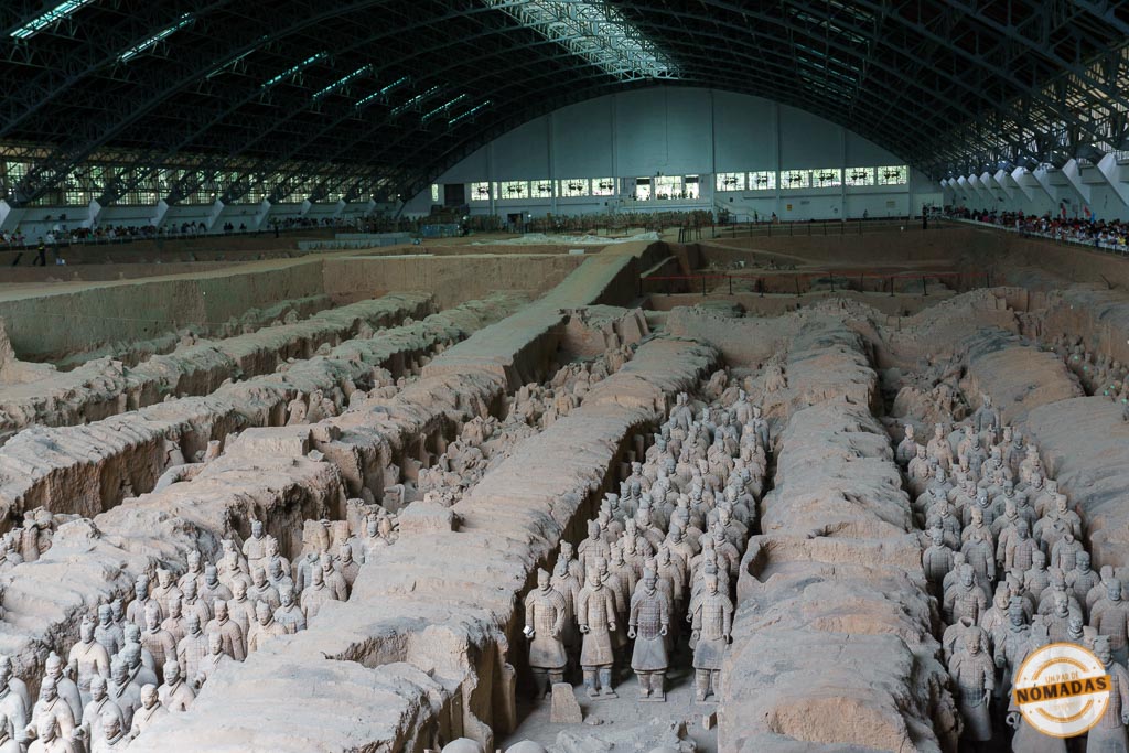 Vista panorámica de la fosa principal del ejército de Guerreros de Terracota en Xi’an. en Qué ver en Xi’an en 2 días