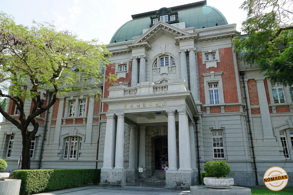 Fachada del Museo Nacional de Literatura de Tainan, edificio colonial japonés
