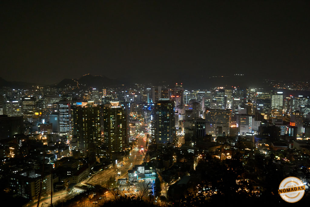 Panorámica nocturna de la ciudad de Seúl en Qué ver en Seúl en 5 días